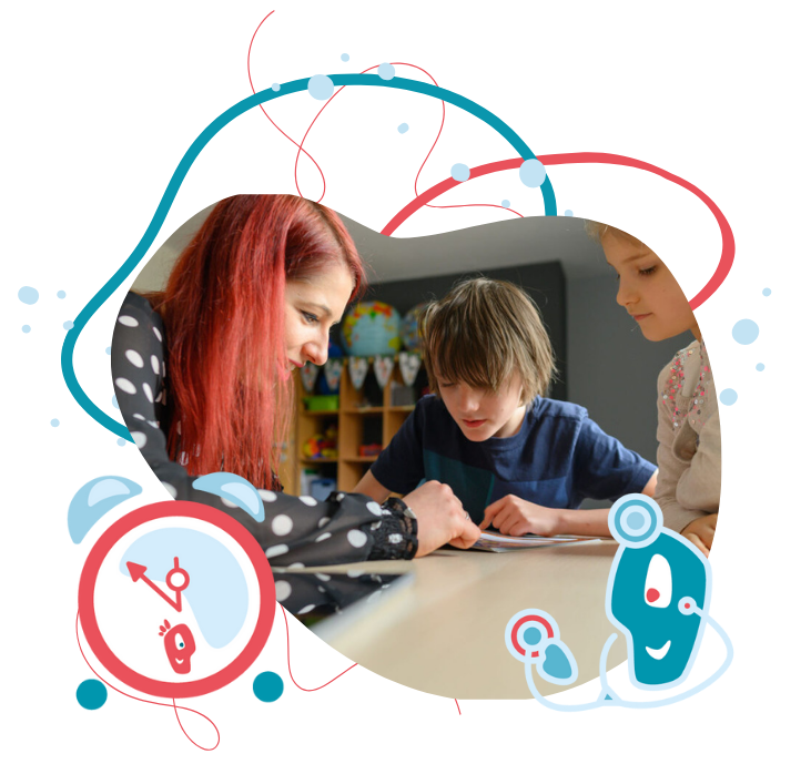 lektorka z uczniem rozwiązują zadania